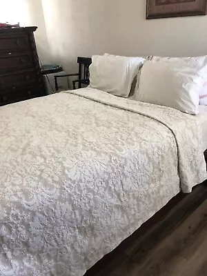 Belle Époque King Size Matelasse Coverlet Jaquard Beige White 108x94  Floral EUC • $99