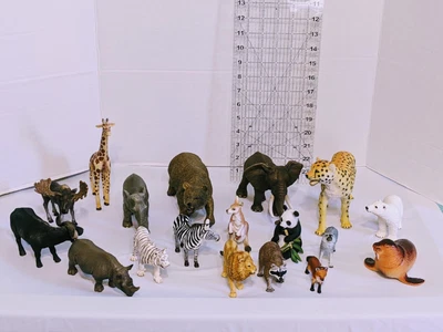 $12 • Buy Lot Of 18 Safari Animals Figures, Realistic Wild Zoo Figurines, Plastic Jungle
