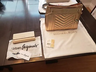 Michael Kors Handbag And Wallet Set • $50
