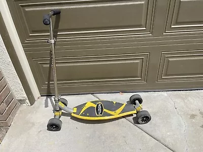 $150 • Buy FUZION ASPHALT 4 Wheel 2 Axle Front And Back Trick Scooter