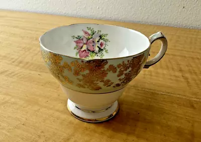 Queen Anne Teacup Fine Bone China Floral Blue Gold Accents England • $38.99