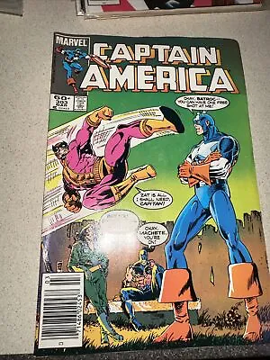 Captain America 303 Key Cap. Vf Combine Shipping Newesstand • $4