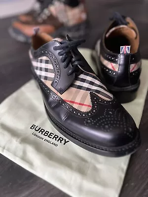 Burberry Mens Wingtip Shoes • $450