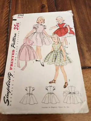 Vintage Simplicity Printed Pattern 3961 Home Sewing Child's Dress Apron Size 6 • $10.96