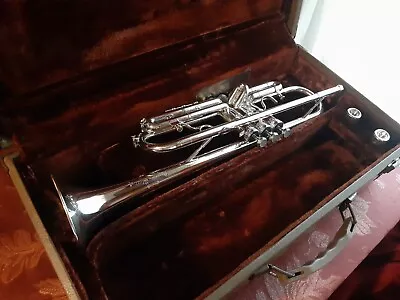 Vintage- OLDS V-102 Ultra Sonic  Super Star Trumpet2 Mouthpieces &Original Case • $799.99