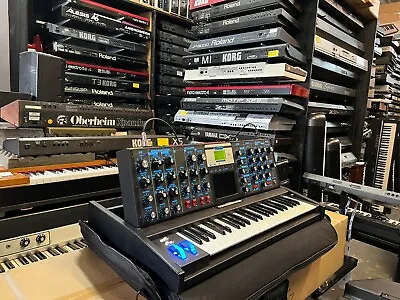 Moog MiniMoog Voyager Electric Blue Edition 44-Key Mono Synth W/bag  ARMENS  • $4199