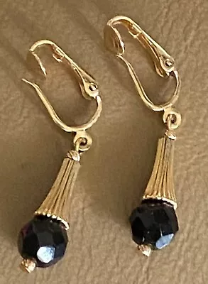 Vintage Sarah Coventry Clip On Earrings Black Faced & Gold Tone Signed • $7.99