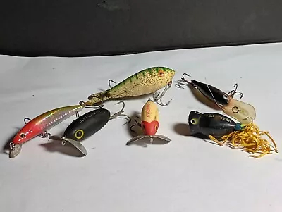 Vintage Lot Of  6 Fishing Lures Mixed Lot Jitterbug - Hula Popper And More ! • $14.99