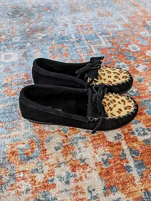 Minnetonka Black Suede Leopard Calf Hair Kilty Hard Bottom Moccasins Women's 4 • £14.46