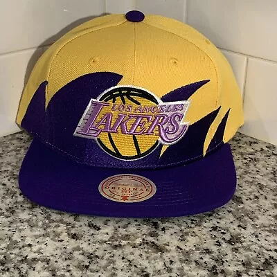 Mitchell & Ness Los Angeles Lakers NBA Sharktooth Yellow/Purple Snapback Cap OS • $34.96