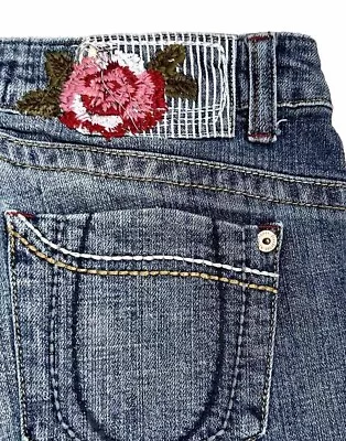 Freestyle Revolution Embroidered Flower Jeans Size 9  • $5.25