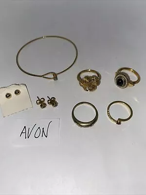 Vintage Avon Jewelry Lot • $14.99