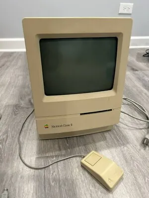 Vintage Apple Macintosh Classic II- M4150 • $270