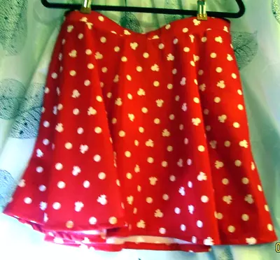 Disney Minnie Mouse Red Polka Dot Short Skirt Woman's Size L Flared Pockets EUC • $25.30