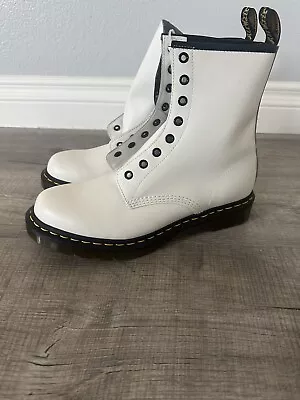 Doc Dr Martins Air Wair 11821 White Soft Leather Boots Jy004 Eyelet Us 11 L New  • $130