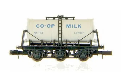 Dapol 2F-031-018  London Co-op  6-Wheel Milk Tanker • £14.40
