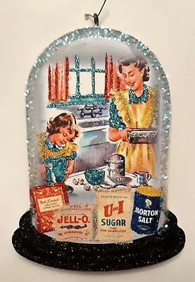 MOTHER & DAUGHTER BAKING In KITCHEN * Glitter CHRISTMAS ORNAMENT * Vtg Img  • $10.50