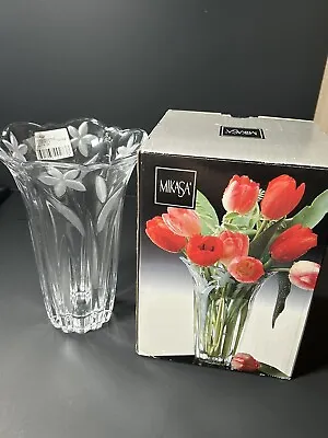 Vintage Mikasa Garden Terrace Clear & Frosted Glass Scalloped Vase WY923 • $16.09