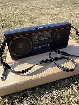 Vintage MAGNAVOX AM-FM Stereo Transistor Radio #D-1670 (K4) • $19.80