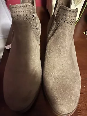 Women’s Ankle Boots By Mia Jayden Size 9M Lovely Design Brown • $18.50