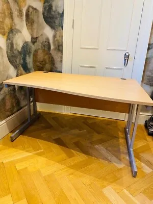 £110 • Buy Cantilever Right Hand Wave Desk. With 2 Cable Holes. Pre-owned In Good Condition