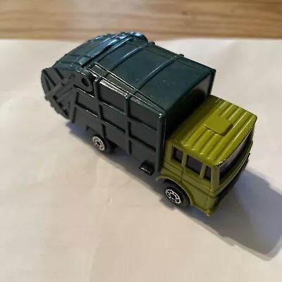 MAISTO Green Garbage Trash Truck Waste Management • £0.99