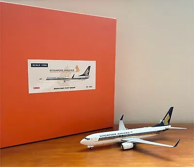 1/200 JC Wings Singapore Airlines Boeing 737-8SA (9V-MGA) - Flaps Up (Winglets) • $115.50