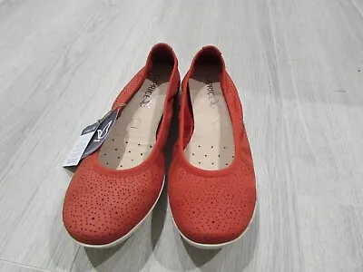 Balerina Shoes Size 5 • £15