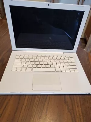 White Mac Book Needs Battery  • £43.39