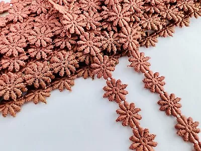 Vintage Austrian Cotton Lace Sewing Trim Daisy Chain Flower Motif Pink Cinnamon • £2.99