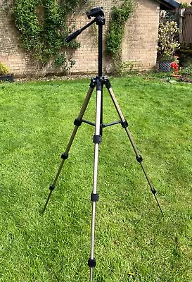 Velbon Cx 444 Photographic Tripod • £9.99