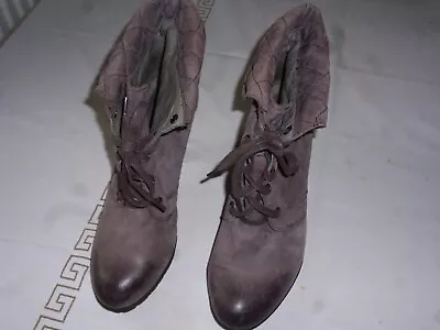 £4.95 • Buy Size 6 Grey Suede Ankle Boots With Cuffs  Laces.