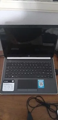 Laptop Hp Amd 4gb De Ram Ddr4  250 Gb Ssd De Almacenamiento Micro Amd A9. • $200