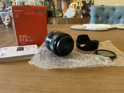 $450 • Buy Sony SEL35F18 E-Mount 35mm F 1.8 OSS Lens + Filter. EUC. With Original Box.