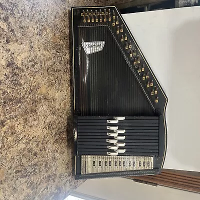 Vintage 1979 Auto Harp By Oscar Schmidt • $120