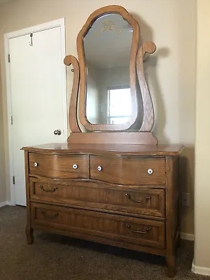 Vintage Pulaski Keepsakes Furniture Serpentine Dresser With Mirror - RARE Find • $500