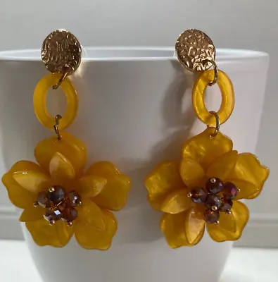 Zara Yellow  Acrylic Flower  Design Drop Earrings • £6.99