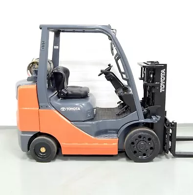 Nice! Toyota 6000 Lb Lpg Forklift 6000 Lb 8fgcu30 Side Shift • $17950