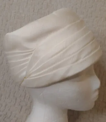 Vintage Ivory Silk Marche Pleated Pillbox Hat Womens OS +  Pearl  Hat Pin • $31.33