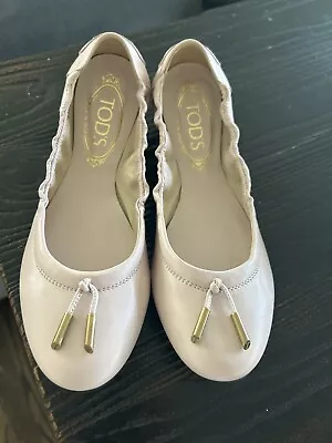 TOD’S Ballet Flats • $65