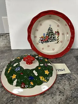 TEMPTATIONS 9” Deep Dish Covered Pie Plate Embossed W/Lid Santa Sleigh Christmas • $96.47