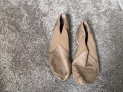 Jazz Shoes Tan  • £10