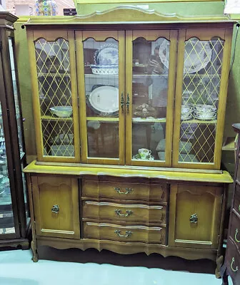 Beautiful Light Wood 2 Piece Hutch / China Cabinet By Viscol • $165