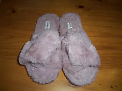 Aerosoles Memory Foam Indoor Outdoor Slippers Color Lavendar Size M 6.5-7.5 EUC • $9.50