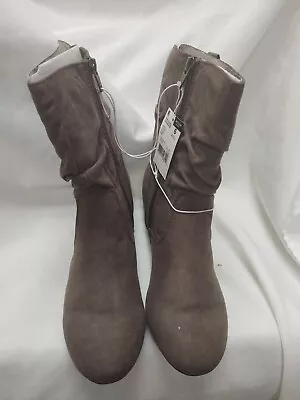 Bongo Womens Boots Ankle Booties Taupe Faux Suede Womens Size 6 NWT • $20.29