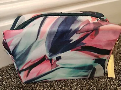 Accessorize Cosmetic Make-Up Bag Pink Patterned New • £6.99
