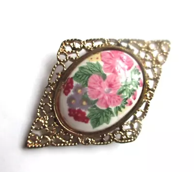 Vintage 70's Painted Flower Porcelain Gold Tone Filigree Brooch Pin • $4.50