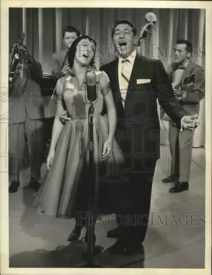 1960 Press Photo Louis Prima And Keely Smith On  A Toast To Jerome Kern  Special • $19.99