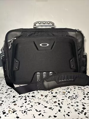 Oakley Messenger Bag. Office Computer Briefcase. Tactical Gear - Black 92606-001 • $129.99