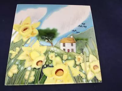 Ceramic Picture Tile Plaque Daffodil Cottage 8 X 8 Inches. • £22.96